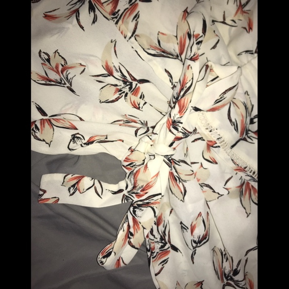Pattern Flowy Top - Picture 3 of 4